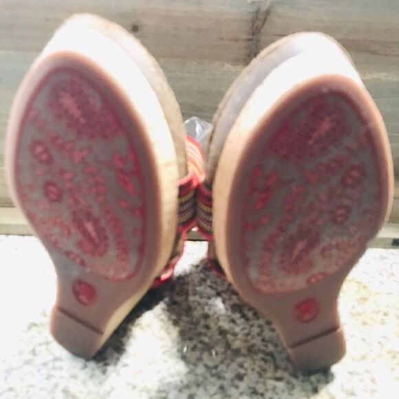 Sofft Red Wedge Sandals  - Picture 6 of 8